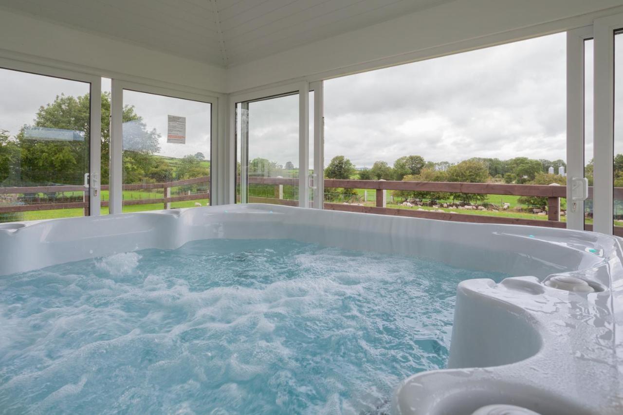 Kilcoo Beautiful Mountain Views & Private Hot Tubヴィラ エクステリア 写真