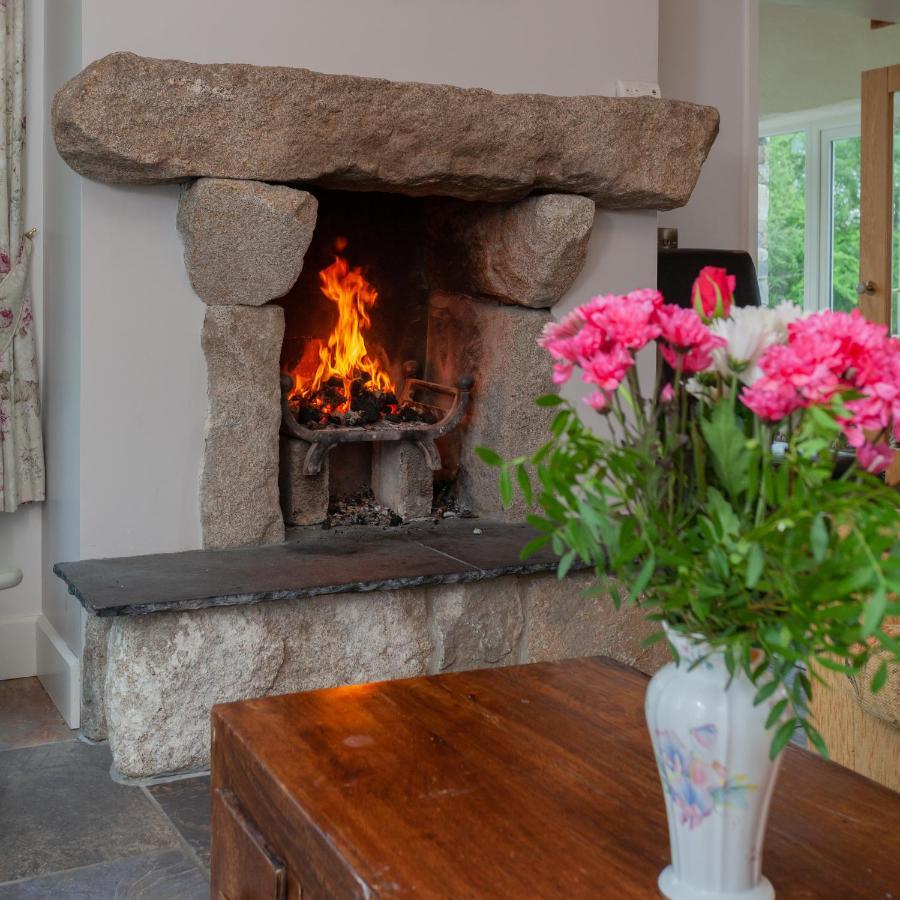 Kilcoo Beautiful Mountain Views & Private Hot Tubヴィラ エクステリア 写真