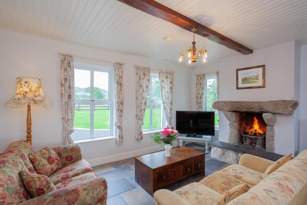Kilcoo Beautiful Mountain Views & Private Hot Tubヴィラ エクステリア 写真